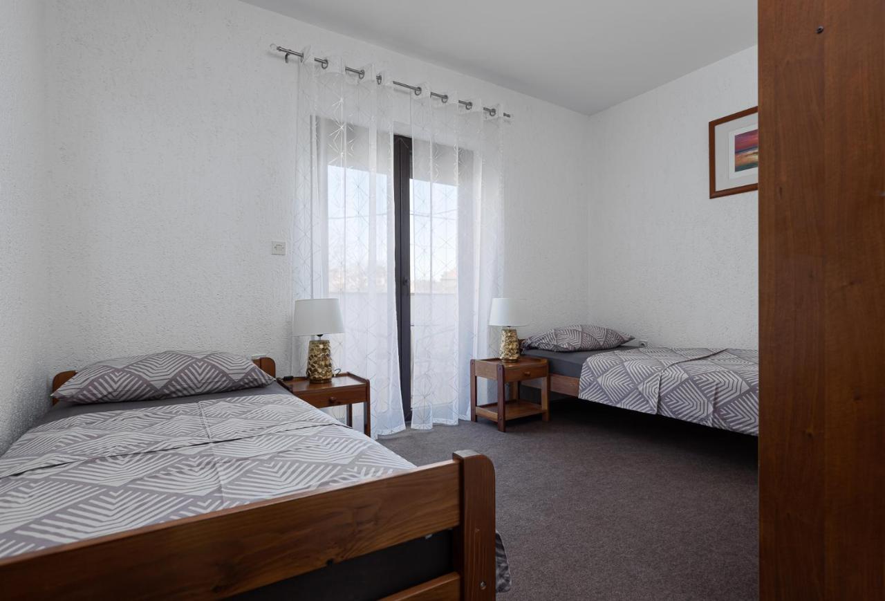 Apartamento Dvi Ulike Labinci Exterior foto