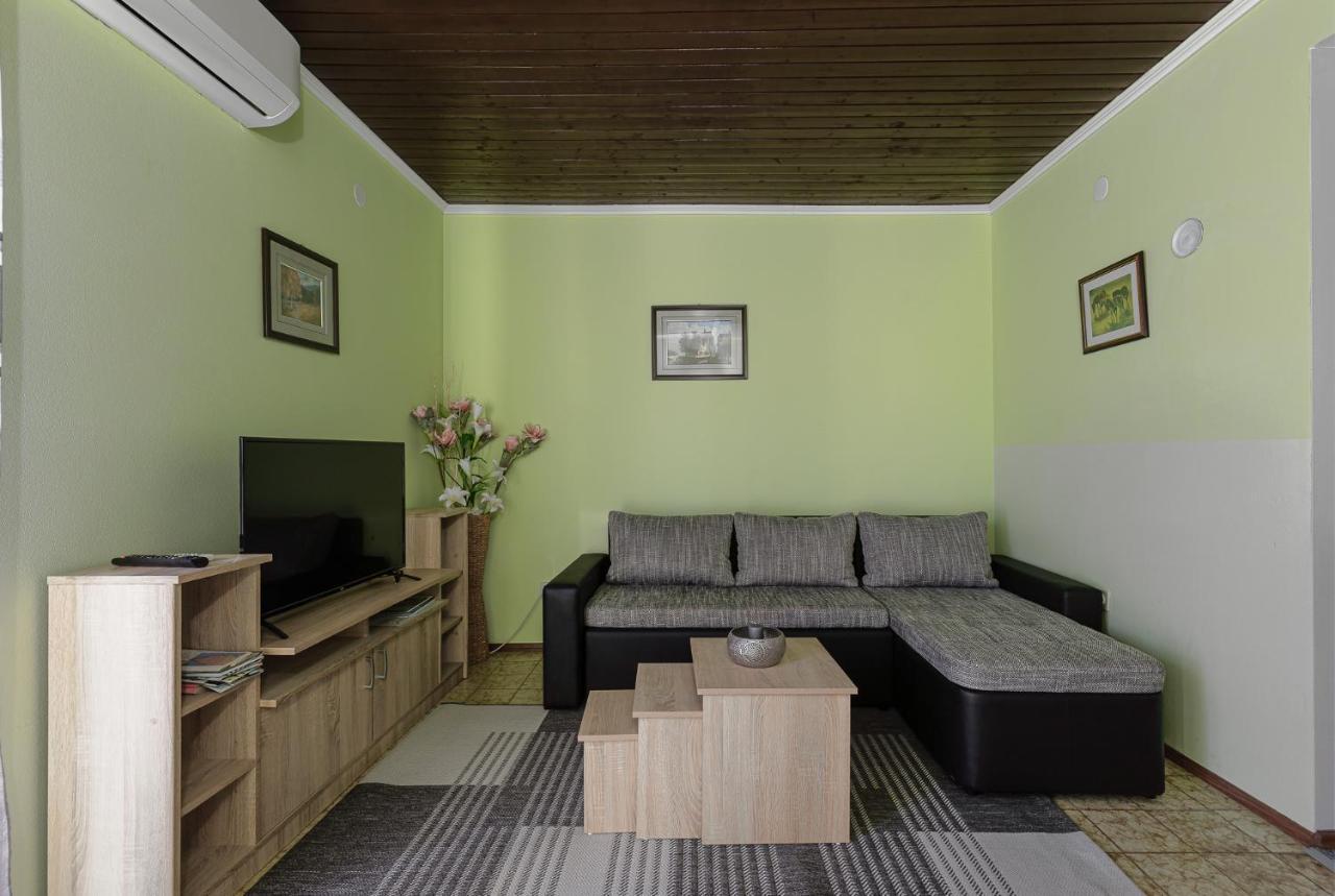 Apartamento Dvi Ulike Labinci Exterior foto