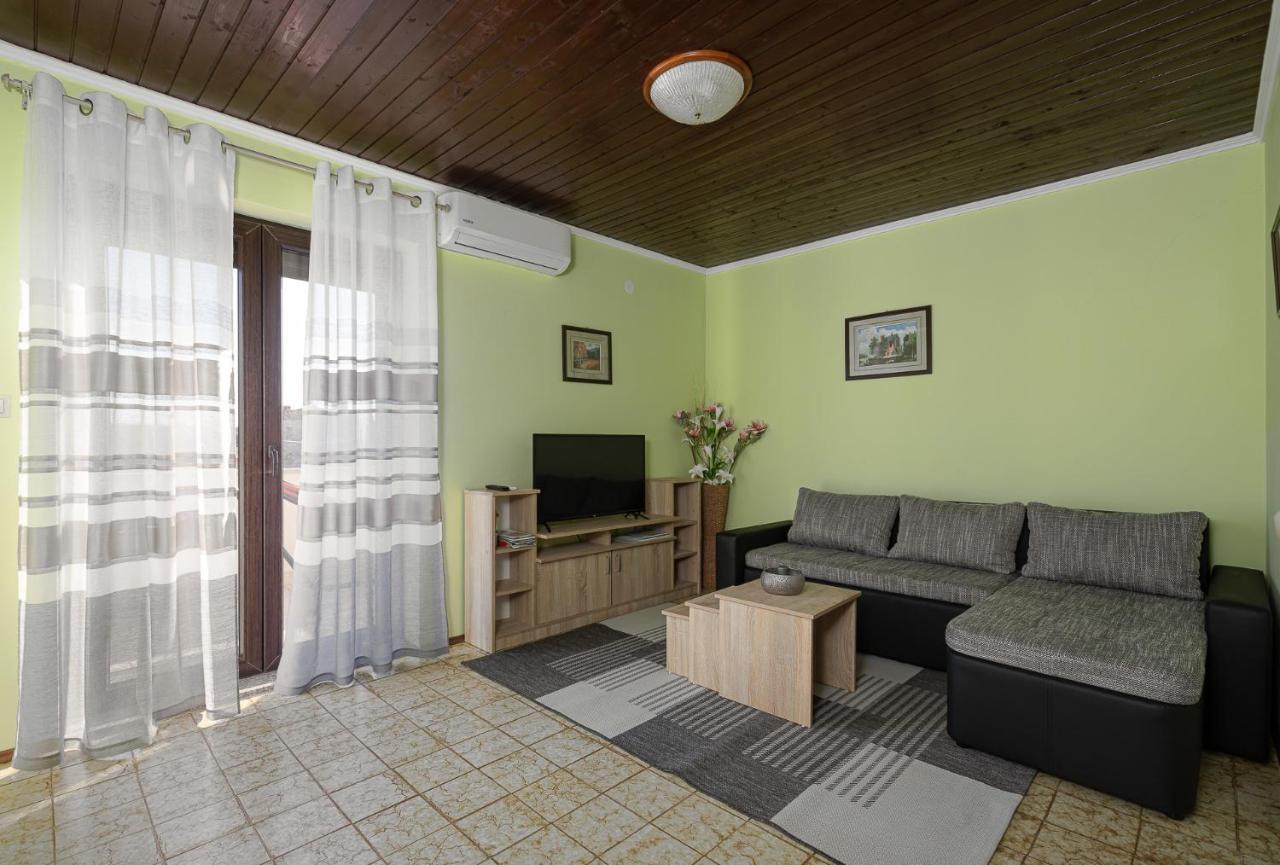 Apartamento Dvi Ulike Labinci Exterior foto