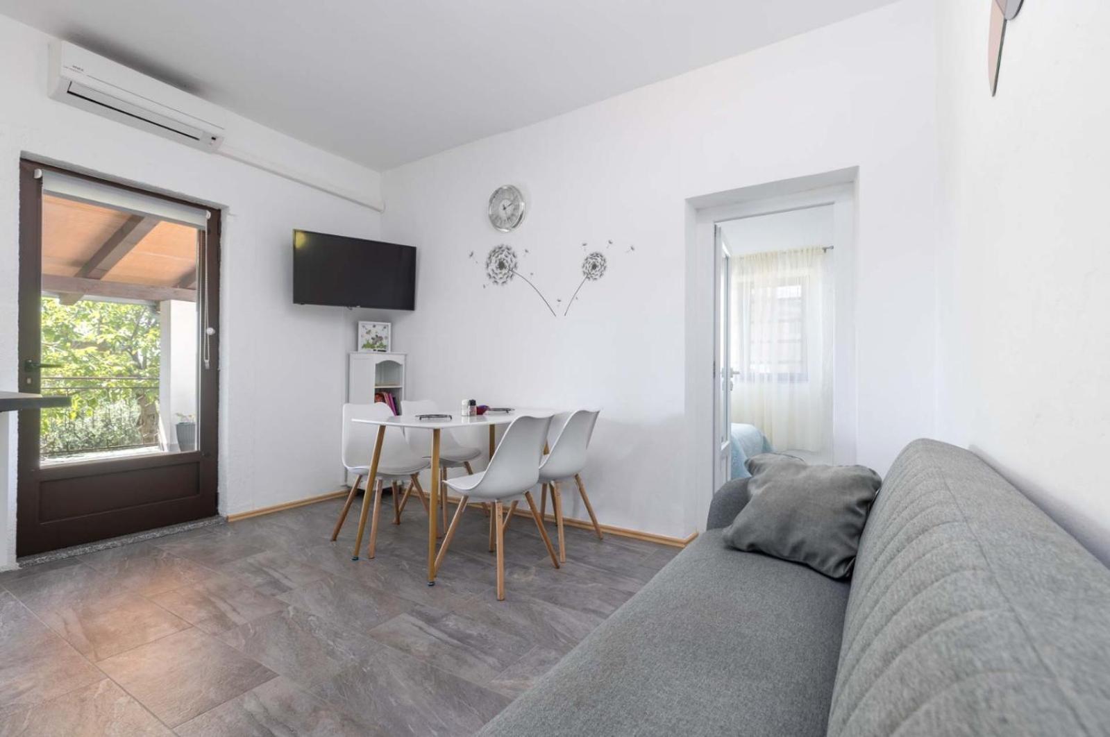 Apartamento Dvi Ulike Labinci Exterior foto